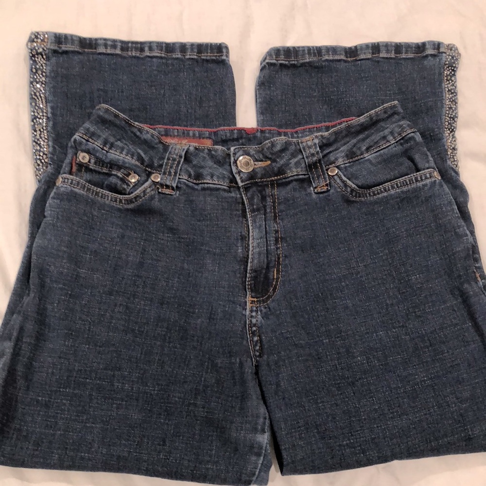 Capri jeans! PreLoved! Excellent condition! size 4! rhinestone slit trim! - Picture 6 of 16